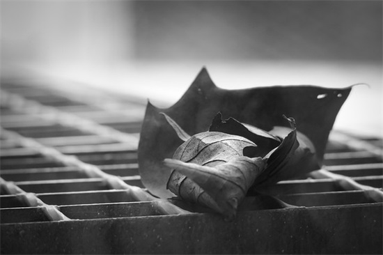 伤感语录男生文字说说 心酸的伤感文字说说